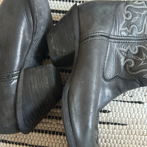 Boots - Picture 7 of 14